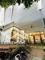 bán biệt thự thiết kế hiện đại 7.5x17m. trệt 2 lầu đường nguyễn thị thập quận 7