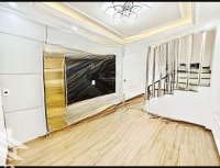 bán ccmn dịch vọng hậu, ôtô đậu cửa, ngõ thông, nội thất đẹp, 43m2, 5 tầng, 9,3 tỷ