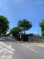 lô đất 2 mặt tiền thăng long 567 m2 .