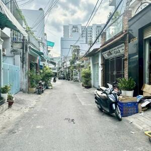 Bán nhà 3 tầng gần chợ Bà Hoa P. 11 Q. Tân Bình, DT 4m x 17.5m, giá 4 tỷ 2