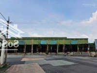 ........có 4 kho đang hoạt động .diện tích 6157m2.được công nhận 6400m2..trên đường thống nhat