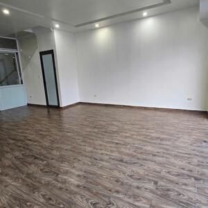 Cho thuê sàn tầng 1 65m2 giá chỉ 6.5tr tại KĐT Waterfront