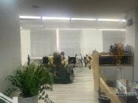 cần cho thuê văn phòng đường 3/2 ngay cầu vượt, quận 10, dt 155m2 giá thuê 26 triệu / tháng