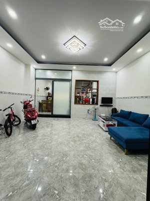 bán nhà 3 tầng phường phước long gần công viên, gần sông quán trường, sát đường vành đai 2