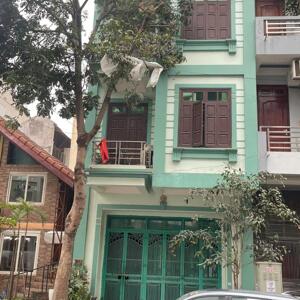 Cho thuê nhà ngõ Bà Triệu, Liên Bảo. DT 115m2, Giá 9tr/tháng