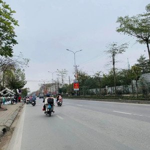 mặt phố trạm trôi - ql32- vị trí đẹp - vỉa hè rộng - kinh doanh đa dạng - trung tâm sầm uất