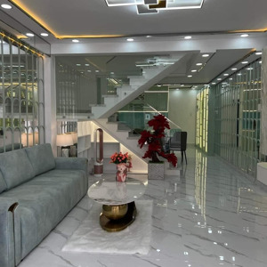 bán nhà mới sư vạn hạnh, p3, quận 10. dt 44,2m2, giá 2tỷ750, sổ chính chủ. lh 0764820879 gặp thu