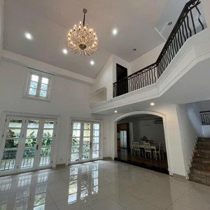 bán biệt thự cổ điển có hồ bơi! gần hồ con rùa, 12 x 24m (cn: 270,39m2) - 3 tầng, giá 220 tỷ