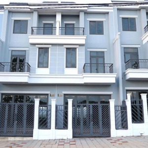 Tôi Chủ Không Tiếp Cò, Bán Gấp 130m2 Nhà 1 Trệt 2 Lầu Cuối Bình Dương - đầu Bình Phước