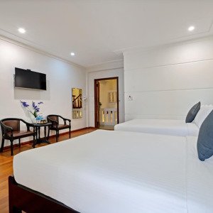 cho thuê khách sạn ngay quảng trường sông hoài - hội an