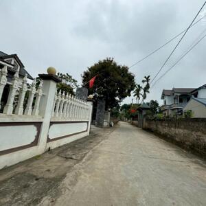 Bán Lô 1091m Tặng Nhà Tân Tiến Giá Chỉ 5 Triệu , ô Tô Tránh Nhau