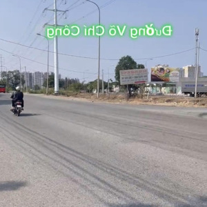 cần bán nhanh lô đất sạch mặt tiền đường võ chí công p.phú hữu q2 dt 4093m2 đất quy hoạch cao tầng
