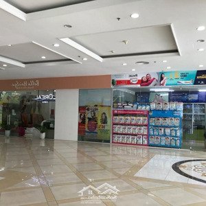 chính chủ bán shophouse r2 royal city, tầng 1 ngay sảnh chính dân cư ra vào, sổ lâu dài