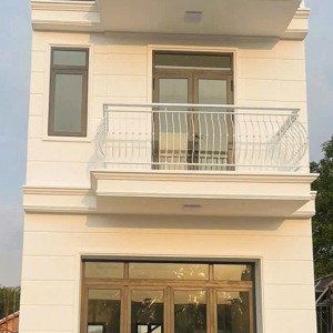 nhà phố mặt tiền đại lộ hùng vương (44m), tp. bến cát. với 2 tỷ 900tr, thiết kế nhà 1 trệt 1 lầu