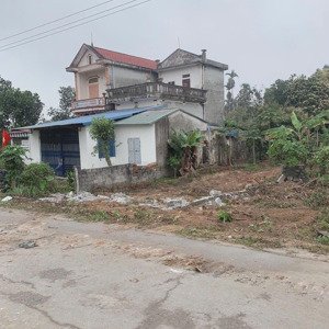 hàng mới mặt đường kinh doanh giá 2xtr/1m.