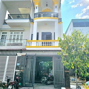 thanh lý nhà 3 lầu view đẹp tại kdc phú hồng thịnh 6/ 4,65 tỷ, 61m2, dĩ an, giáp ql1