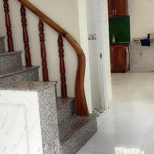 cho thuê nhà nguyên căn: giá 8tr/1 tháng