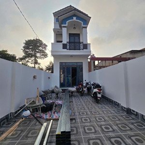 chào bán căn nhà và cửa hàng tại đường hàm nghi, tt buôn bán, p. bảo vinh, tp long khánh, đồng nai.