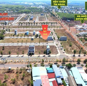 mặt tiền 10m xây nhà quá đẹp. đối diện khu công nghiệp đồng xoài 3 - ngân hàng hỗ trợ vay 70%