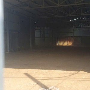 cho thuê 1000m2 kho có nhà cấp 4 đường xe công long khánh đồng nai giá 20 tr lh 0937147501