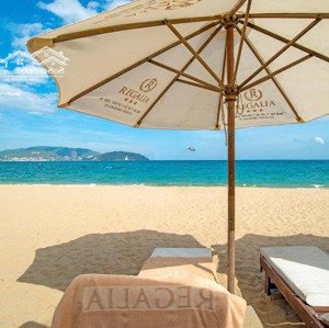 bán khách sạn 3 sao trên đường trần phú, vj trí đẹp, sầm uất, có bãi đỗ xe