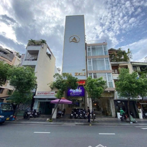 cho thuê mt nam kỳ khởi nghĩa q3, dt: 6x25,hầm trệt,6l,có tm, pccc,