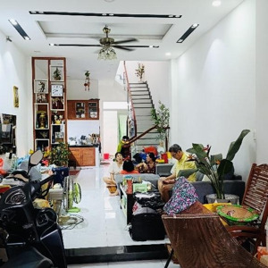 nhanh tay kẻo lở nhà 4 tầng (mtkd) giảm 700tr hơn 10 tỉ