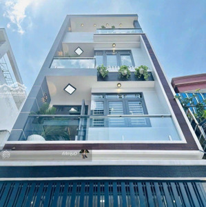cần tiền bán nhà 2 lầu đường lê hồng phong, p2 quận 5. giá 2 tỷ900 dt 40m2. sổ riêng. lh 0902631003
