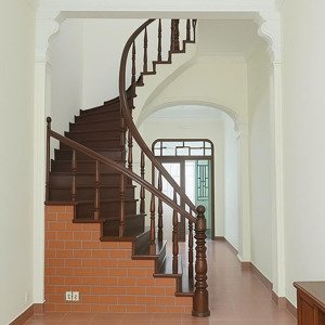 chính chủ cho thuê nhà mặt phố, 3 tầng. vị trí đẹp, tiện làm văn phòng, kinh doanh, hộ gia đình