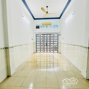 quả là nhà vip mà lại còn rất là hiếm, mtkd vip đã hiếm còn + thêm mặt hẻm