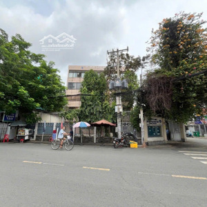 cho thuê nhà góc 2 mặt tiền số 15 đường 2 khu cư xá lữ gia quận 11, khuôn viên sân rộng