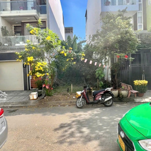 chính chủ cần bán lô đất đường 43 btt sau lưng bệnh viện lê văn thịnh, dt 5x23 chỉ 11,5 tỷ tl
