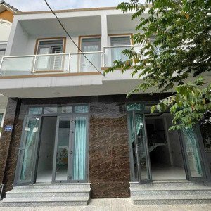 bán nhà riêng 1 trệt 1 lầu ngay trung tâm khu công nghiệp sổ hồng riêng,đường nhựa 13m