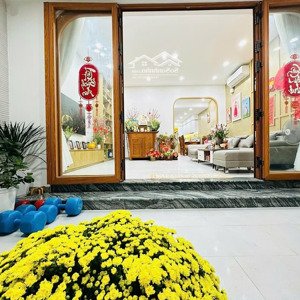 cho thuê nhà đẹp gia đình, 3 phòng ngủ, 2wc, full nội thất đường ô tô
