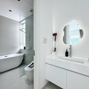 bán biệt thự 250m2 full nội thất đường thành vinh 3 biển sơn trà dòng tiền hơn 100tr/tháng giá tốt