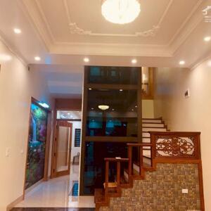 Bán nhà 5 tầng có thang máy khu Vịt Cỏ Hồ Sen, ph Tân Bình, TP HD, 67.5m2, mt 4.5m, 5 ngủ