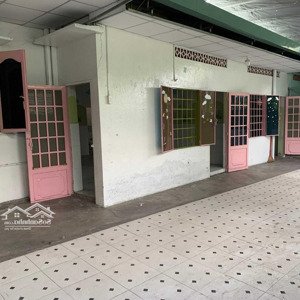 cho thuê gấp nhà riêng 86/8 võ thị thừa, 12 triệu, khuôn viên 232m2, nhà 150m2, 4pn, 1wc
