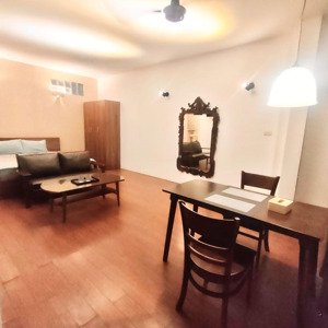 cần cho thuê căn hộ dt : 35m mặt phố nam ngư - hoàn kiếm full đồ . lh 0825741786