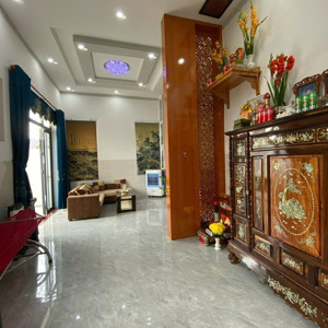 Bán Nhà 1 Sẹc Quốc Lộ 14, 3,5 Tỷ, 400m2, 3pn + 2wc, Chính Chủ, View đẹp, đồng Xoài, Bình Phước