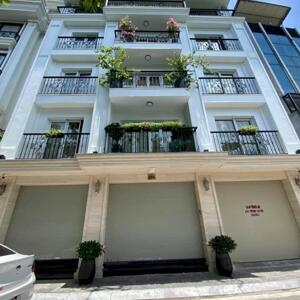 BÁN GẤP NHÀ MẶT PHỐ HUẾ.DT:100M2,MT:8M.NGAY GẦN VỀ PHÍA HOÀN KIẾM.ĐANG CHO THUÊ.GIÁ CHÀO 62 TỶ