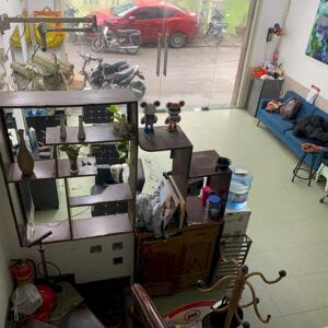 Cho thuê nhà phố Chùa Láng, Đống Đa, 45m2, 4T, lô góc, vỉa hè rộng. làm Vp cty, Spa...
