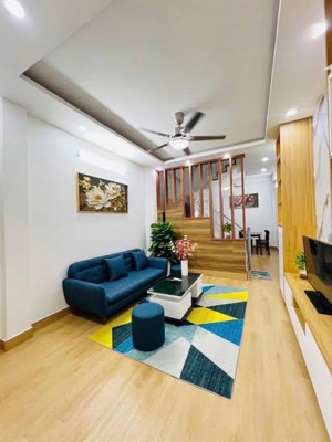 cho thuê nhà ngõ 61 phạm tuấn tài 75m2 x5t ô tô đỗ cửa