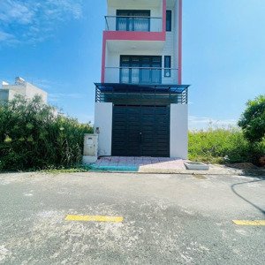 chủ kẹt tiền đầu tư làm ăn gửi bán gấp nhà hoàn thiện centana 3tầng sd241m2 giá 6.5 tỷ thương lượng
