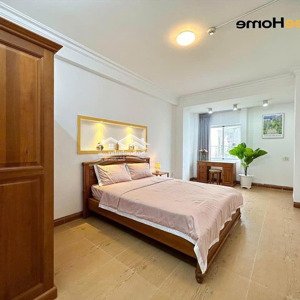 căn hộ 2 pn thoáng mát, full nội thất, trung tâm quận 1. toà nhà thang máy, đầy đủ tiện ích