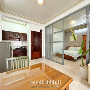 căn hộ 1 phòng ngủ, rộng, thoáng, full nội thất, giặt riêng. trung tâm quận 1. toà nhà thang máy.