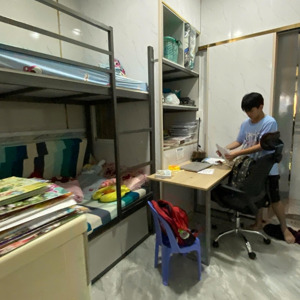 nhà trệt lầu 1 trục thống nhất . 3.1x10 hẻm thông