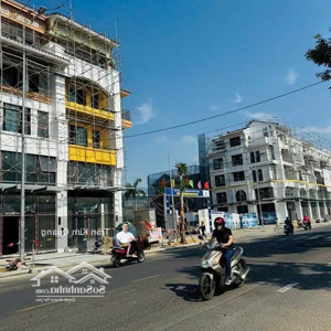 quỹ căn độc quyền cực hiếm townhouse 3 tầng, 5 tầng sun symphony, ck tháng 4 cực kỳ hấp dẫn