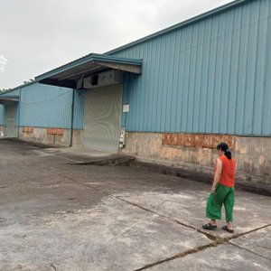 cho thuê kho tại trại gà phúc diễn nam từ liêm dt 2.100m kho zamil cao 9m xe container vào được kho