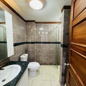 cho thuê căn hộ 94m2 2 pn hoàng anh gia lai, tầng cao nhất, view hồ thạc gián, đầy đủ tiện nghi