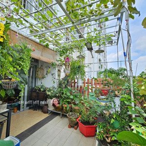 căn hộ có sân vườn riêng quận 7- căn góc gió mát mẻ- sổ hồng- giá 3ty700